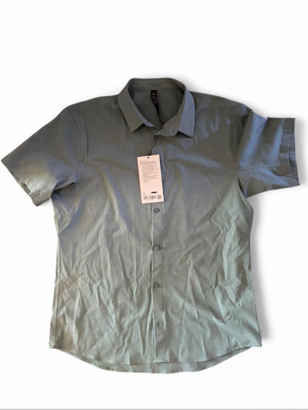 lululemon athletica Men's Short Sleeve Button-Down Shirt - Sage